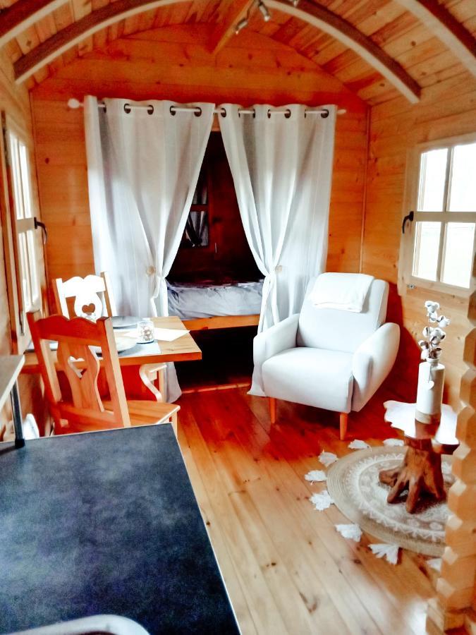 Le Studio Du Pressoir Gisay Exterior photo