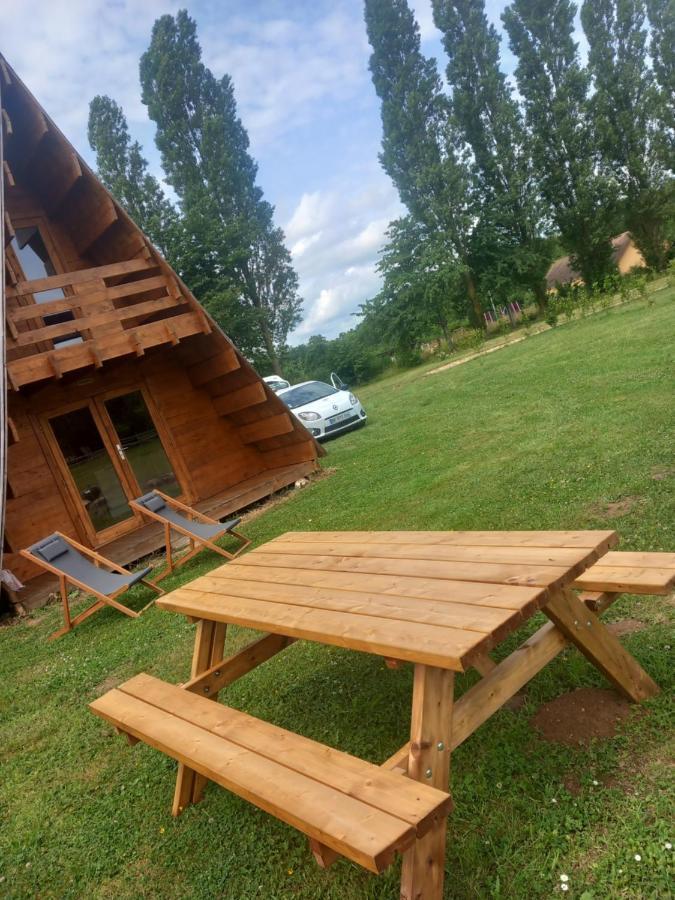 Le Studio Du Pressoir Gisay Exterior photo